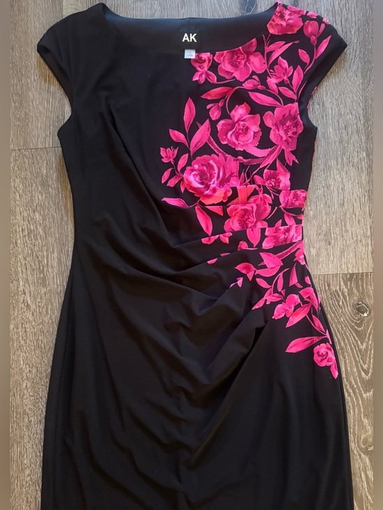 Anne Klein Dresses & Skirts - Anne Klein Size 4 Black Stretch Rouched Dress with Pink Floral Print